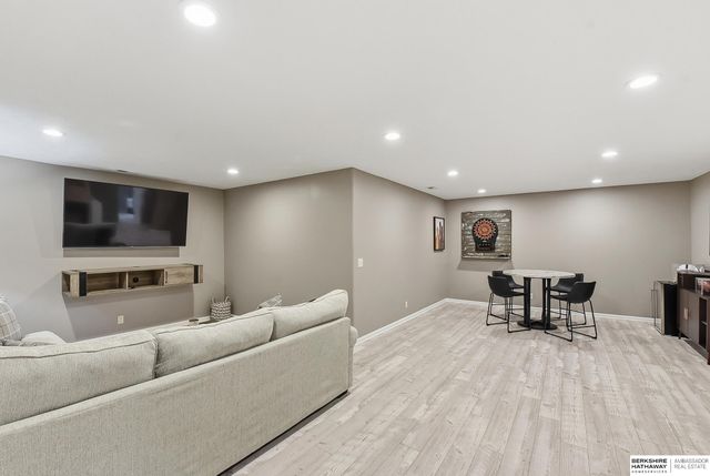 4605 S 193rd Street, Omaha, NE 68135