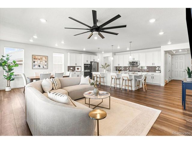 22441 E Narrowleaf Cir, Aurora, CO 80016