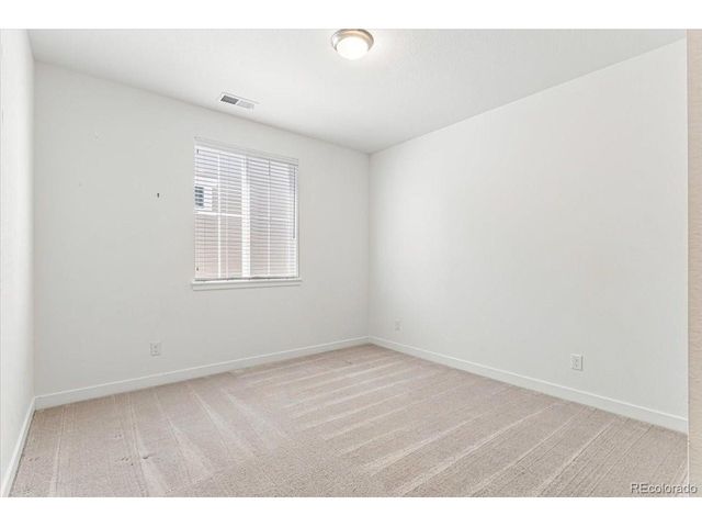 22441 E Narrowleaf Cir, Aurora, CO 80016