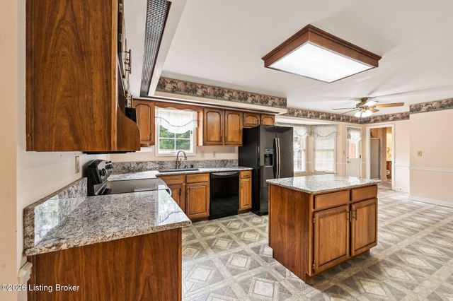 4100 Kirby Ln, Jeffersontown, KY 40299