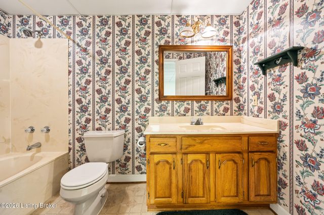 4100 Kirby Ln, Jeffersontown, KY 40299
