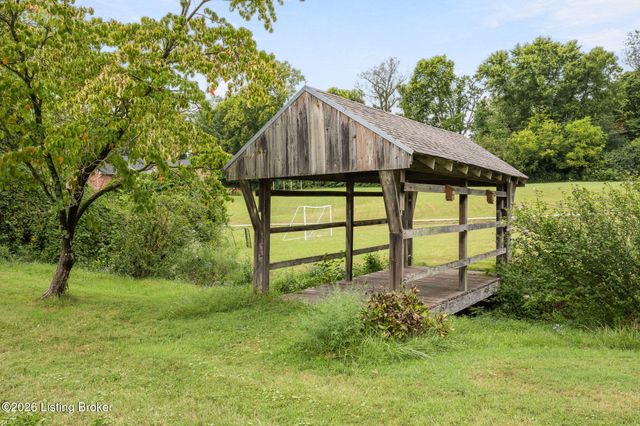 4100 Kirby Ln, Jeffersontown, KY 40299