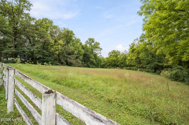 4100 Kirby Ln, Jeffersontown, KY 40299