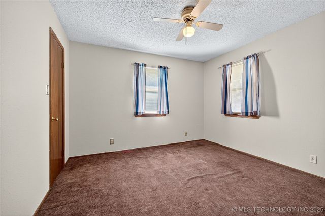 471 Rolling Wood Hills, Durant, OK 74701