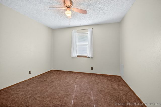 471 Rolling Wood Hills, Durant, OK 74701