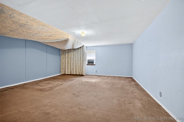 471 Rolling Wood Hills, Durant, OK 74701