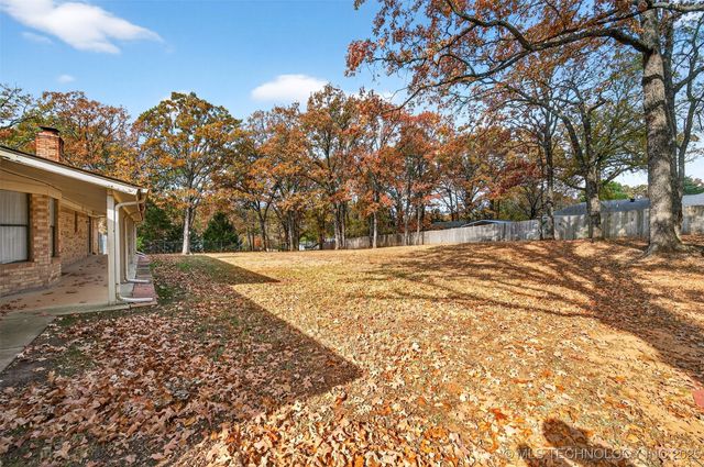 471 Rolling Wood Hills, Durant, OK 74701