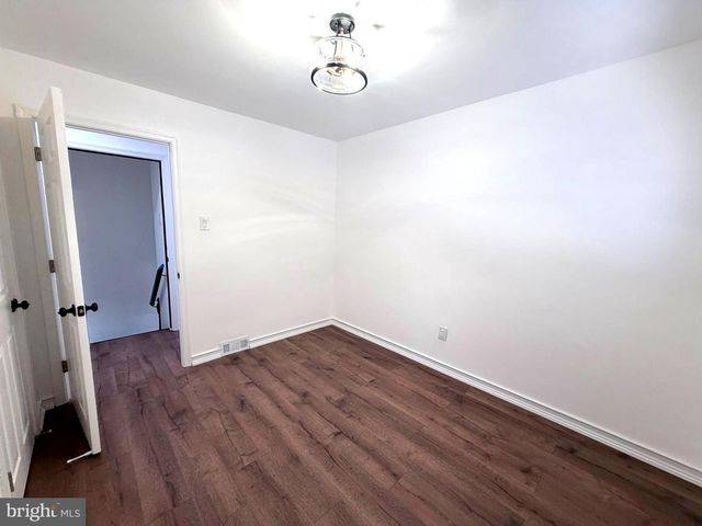 601 COLEBROOK RD, Philadelphia, PA 19115