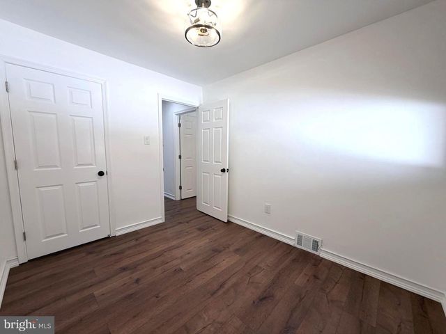 601 COLEBROOK RD, Philadelphia, PA 19115