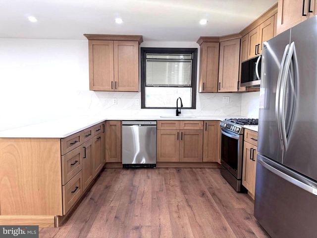 601 COLEBROOK RD, Philadelphia, PA 19115