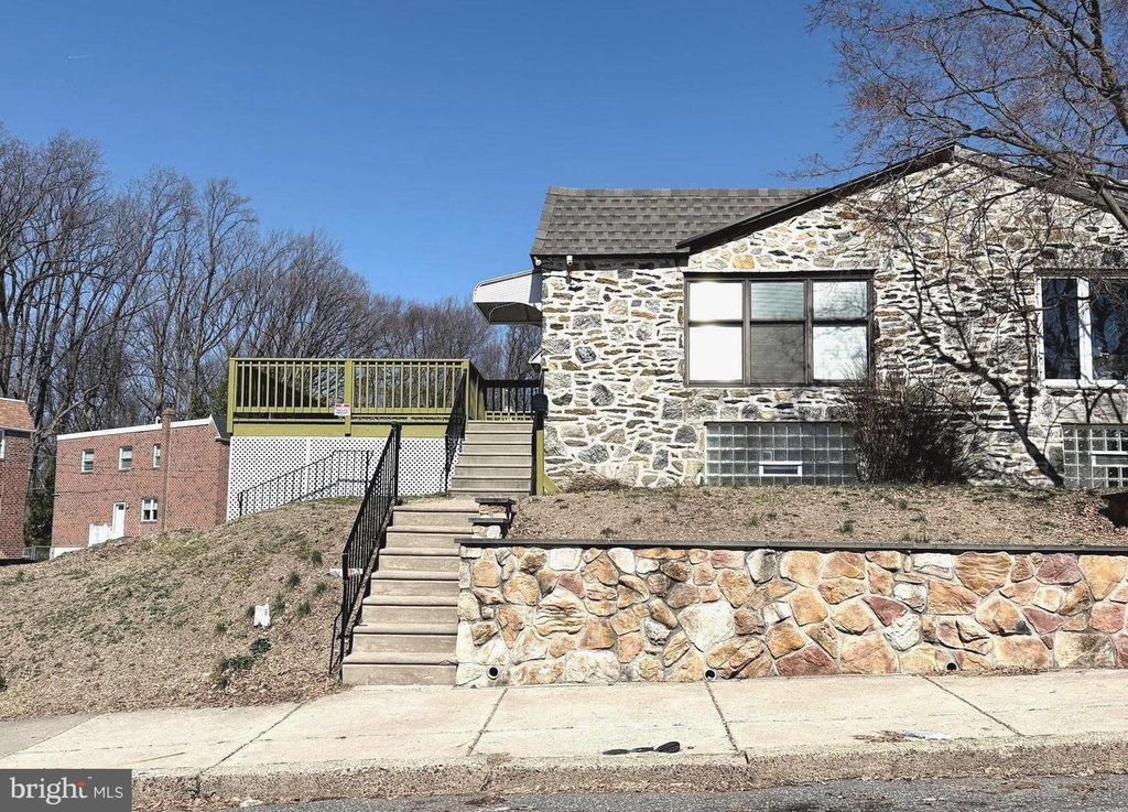 601 COLEBROOK RD, Philadelphia, PA 19115