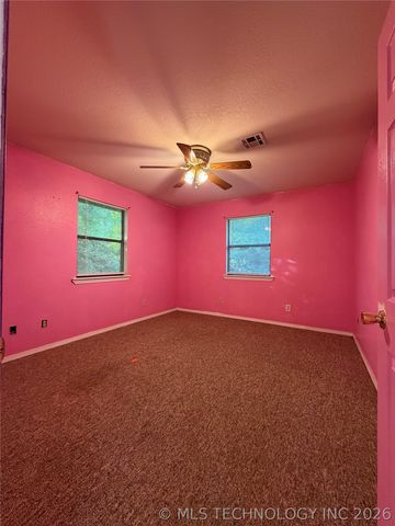 215 NE 7th Street, Checotah, OK 74426
