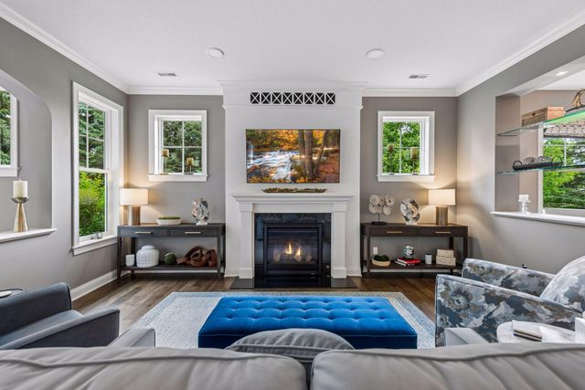 5010 Dale Ridge Road, Woodbury, MN 55129
