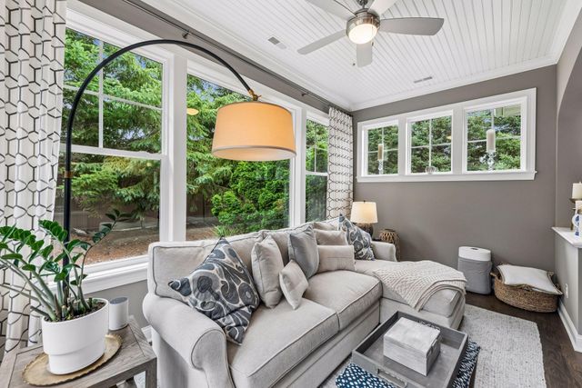 5010 Dale Ridge Road, Woodbury, MN 55129