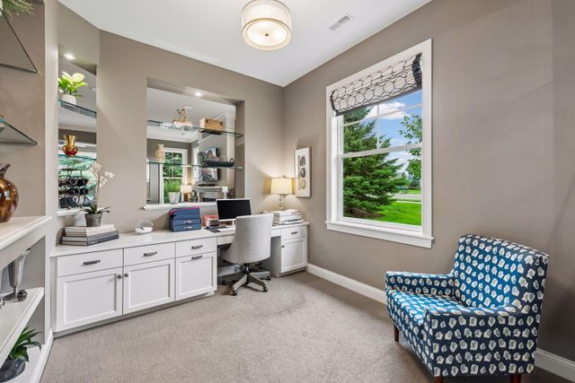 5010 Dale Ridge Road, Woodbury, MN 55129