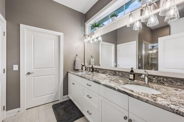 5010 Dale Ridge Road, Woodbury, MN 55129