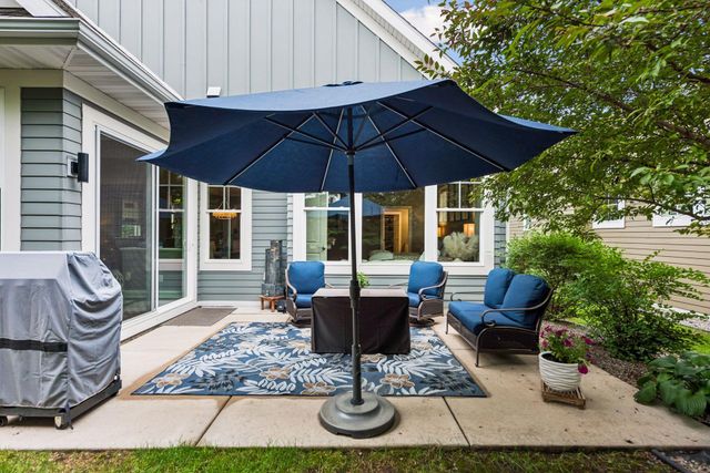 5010 Dale Ridge Road, Woodbury, MN 55129