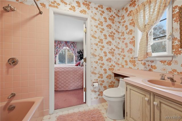 1 Sargent Drive, Lockport City, NY 14094