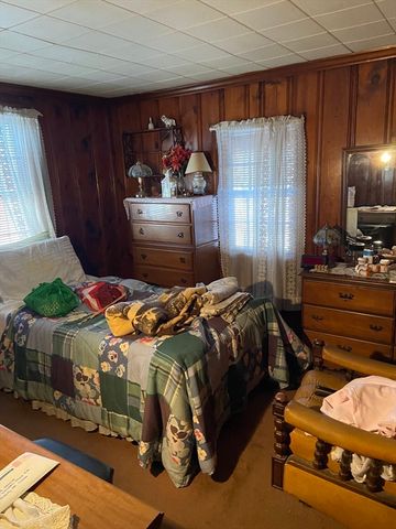 9 Walden Pond Ave, Saugus, MA 01906