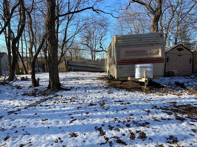 9 Walden Pond Ave, Saugus, MA 01906