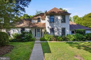 19 HIGHFIELD LN, Wayne, PA 19087