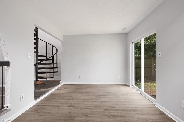 1253 Shawn DR, Virginia Beach, VA 23453
