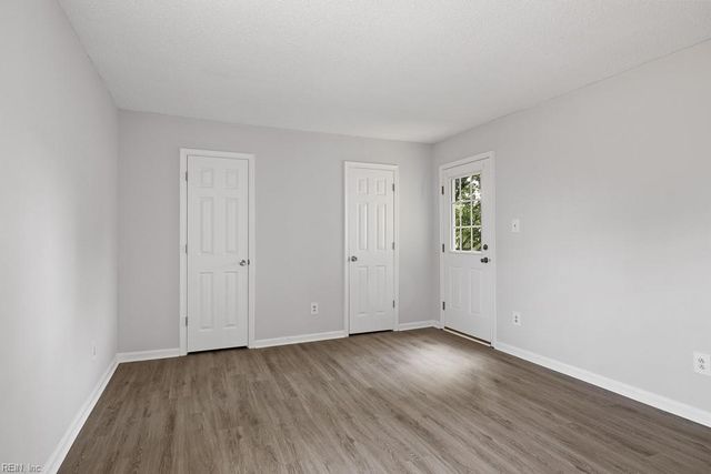 1253 Shawn DR, Virginia Beach, VA 23453