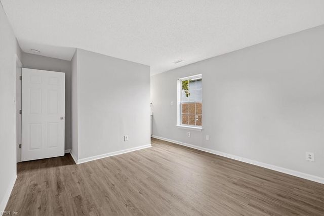 1253 Shawn DR, Virginia Beach, VA 23453