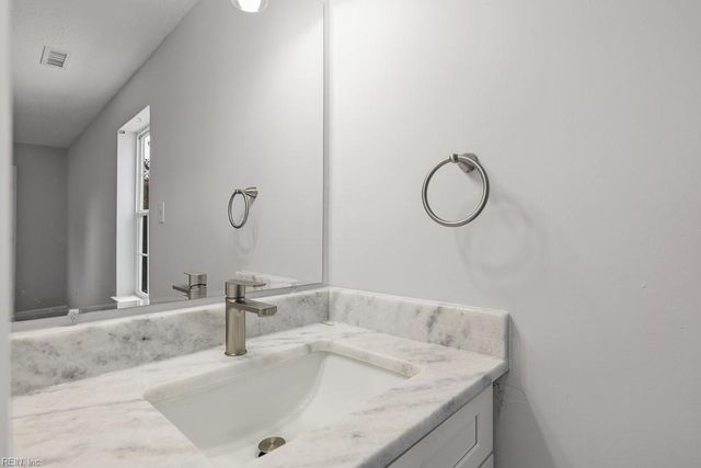 1253 Shawn DR, Virginia Beach, VA 23453