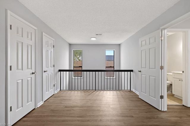 1253 Shawn DR, Virginia Beach, VA 23453