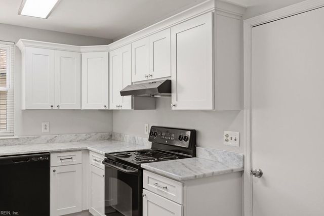 1253 Shawn DR, Virginia Beach, VA 23453