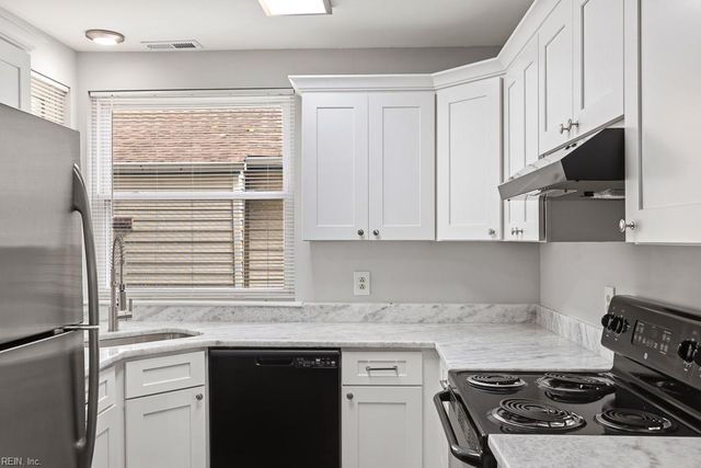 1253 Shawn DR, Virginia Beach, VA 23453