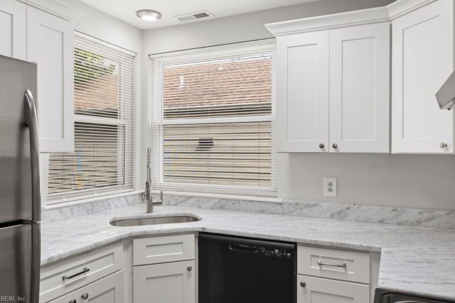 1253 Shawn DR, Virginia Beach, VA 23453