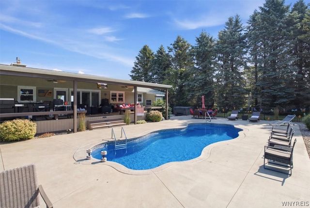 4162 East Lake Road, Wilson, NY 14172