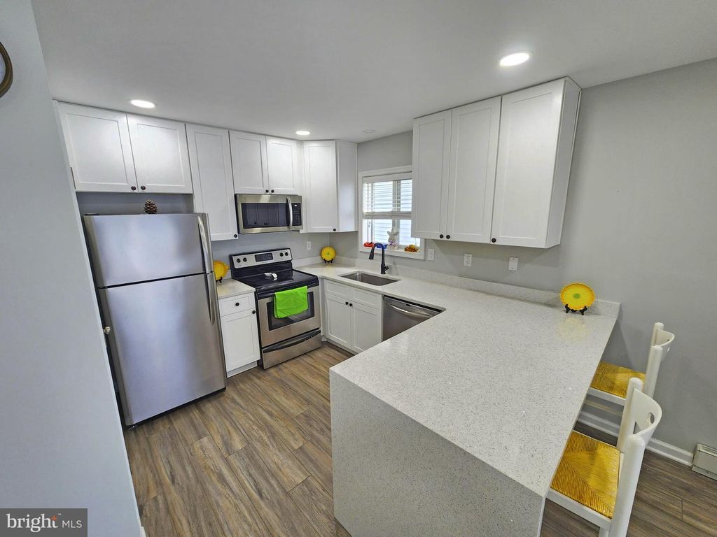 Image 11 of property listing at 14400 JARVIS AVE #110B, Ocean City, MD 21842