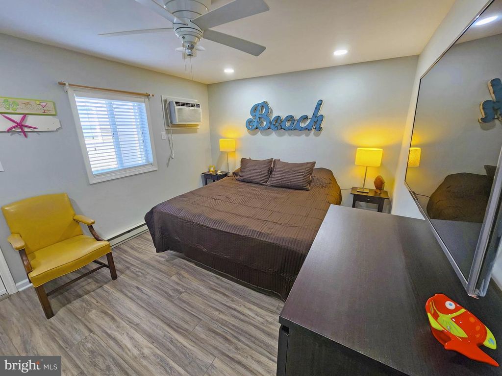 Image 3 of property listing at 14400 JARVIS AVE #110B, Ocean City, MD 21842