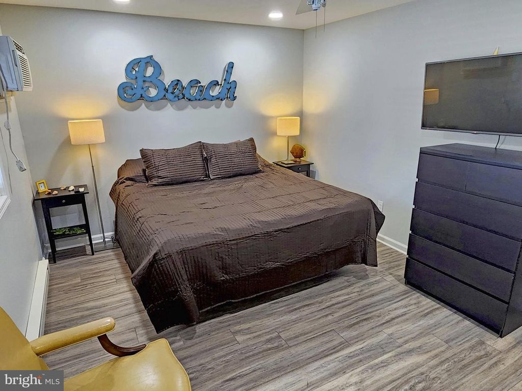 Image 4 of property listing at 14400 JARVIS AVE #110B, Ocean City, MD 21842