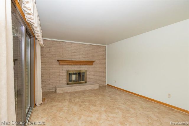 304 Paragon Drive, Troy, MI 48098