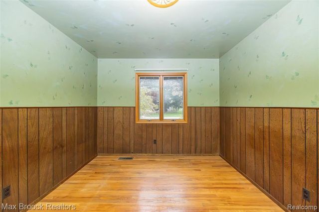 304 Paragon Drive, Troy, MI 48098