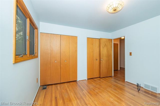 304 Paragon Drive, Troy, MI 48098