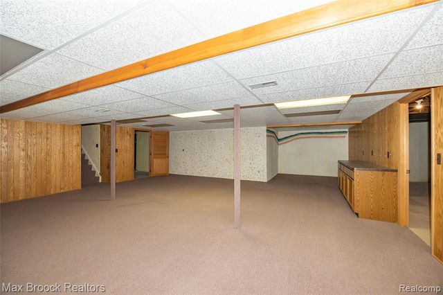 304 Paragon Drive, Troy, MI 48098
