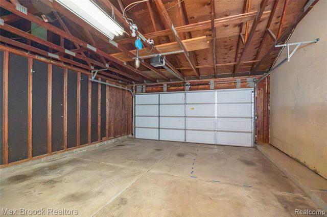 304 Paragon Drive, Troy, MI 48098