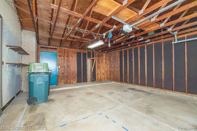 304 Paragon Drive, Troy, MI 48098