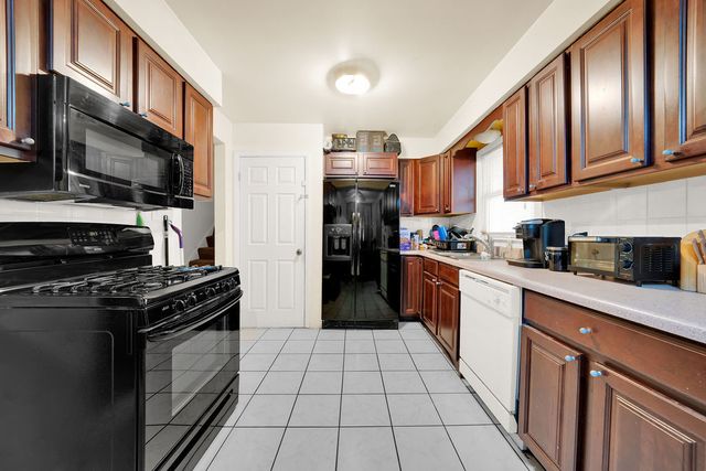 5120 W 79TH Street, Burbank, IL 60459