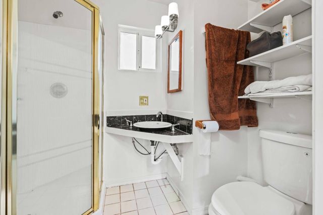 870 College Avenue, Palo Alto, CA 94306