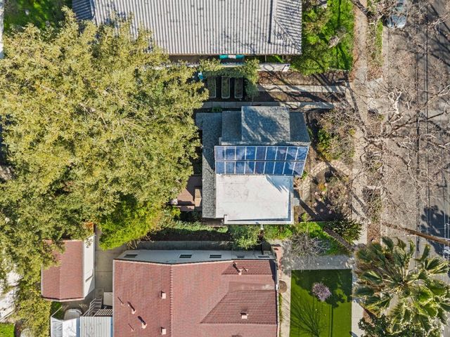 870 College Avenue, Palo Alto, CA 94306