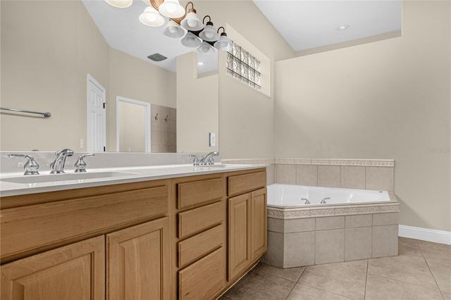 10674 WOODCHASE CIRCLE, Orlando, FL 32836