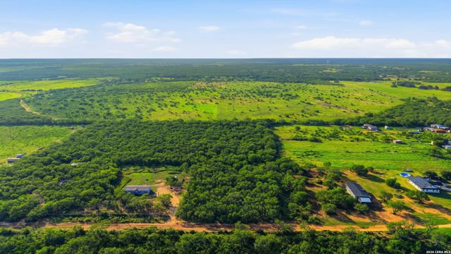 162 PR Heavens Ln, Jourdanton, TX 78026