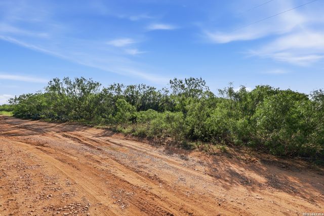 162 PR Heavens Ln, Jourdanton, TX 78026
