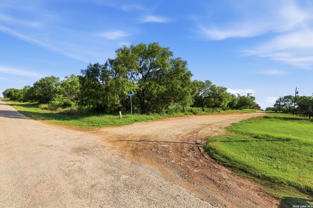 162 PR Heavens Ln, Jourdanton, TX 78026